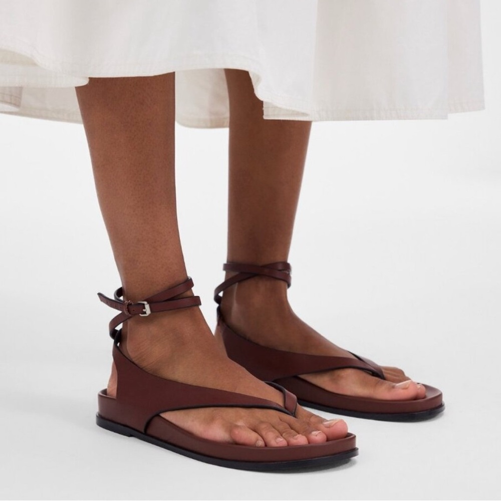 Madewell Ankle-Wrap Thong Sandals in Leather - Cherry Wood